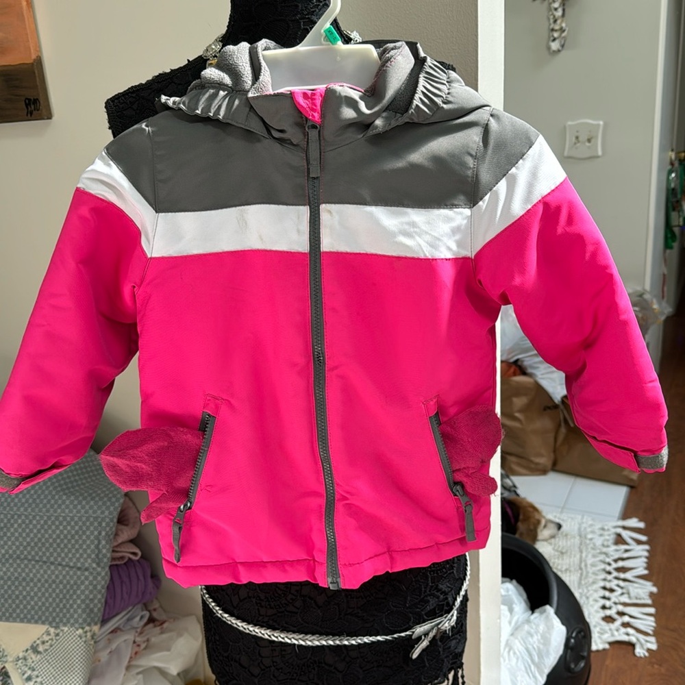 ⛱️2/$5⛱️Girls coat ,zip broke, use 1/4 zip pullover, pair mittens neck guard